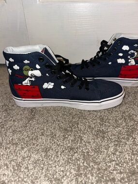 Women’s/mens snoopy high top vans